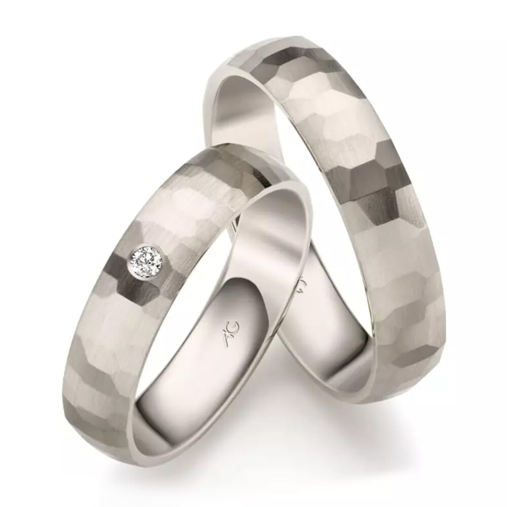 Trauringe Elfenbein-Gold gehämmert Brillant Gerstner 31402