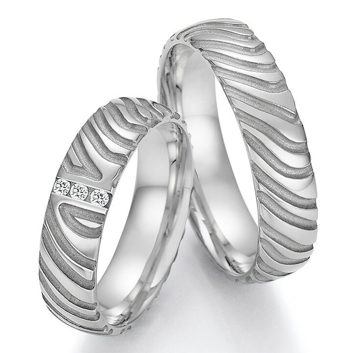 Collection Ruesch Trauringe Weißgold 66/63010 mit mehreen Diamanten