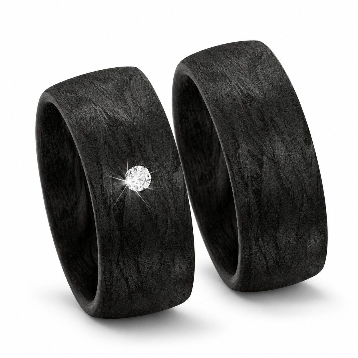 Breite Trauringe aus Carbon mit Brillant – TitanFactory 59282 & 59289